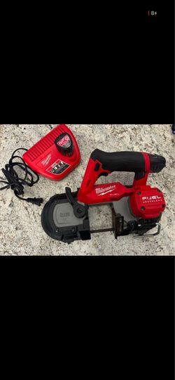 Milwaukee BandSaw m12