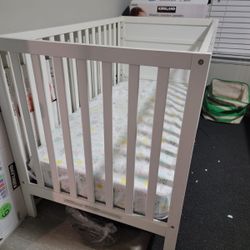 Crib With Changing Table 