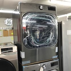 New Scratch And Dent LG Front Load Washer And Dryer Set. 1 year Warranty 