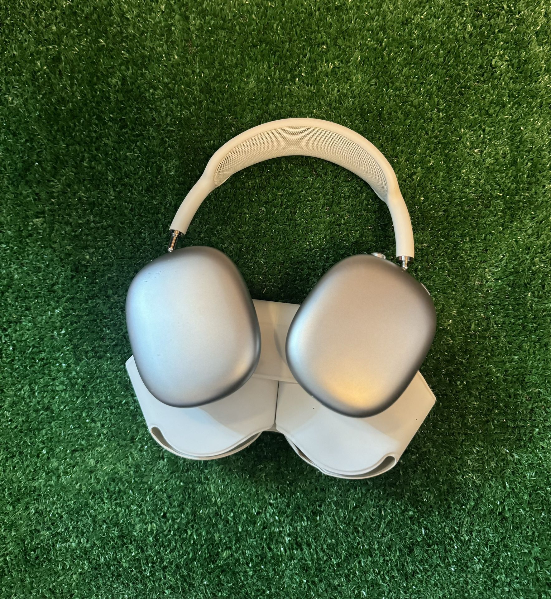 Apple AirPod Max Silver USED But Works Perfectly