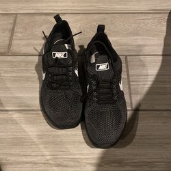 Womens Nike Flyknits