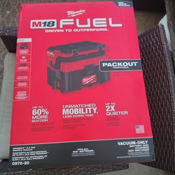Milwaukee fuel M18 vacuum