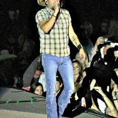 2 Jason Aldean Tickets For Frontier Days In Cheyenne
