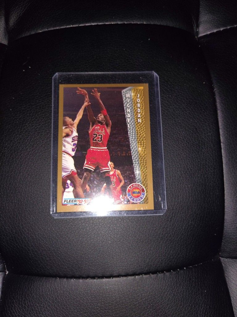 1992-93 Fleer "League Leader - Scoring Leader" Michael Jordan - Card #238