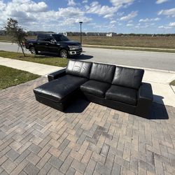 🛋️ Genuine Leather couch - Delivery Available