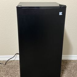 Kenmore Black Mini Fridge
