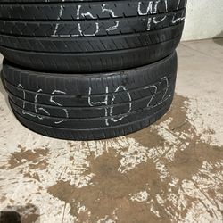 265/40/22 Pair For 50$, 80% Tread , Pick Up Only