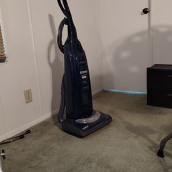 Kenmore Upright , Progressive Vacuum,  With Light.