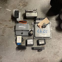 2011 G37 ECU With Key And Door Cylinder 