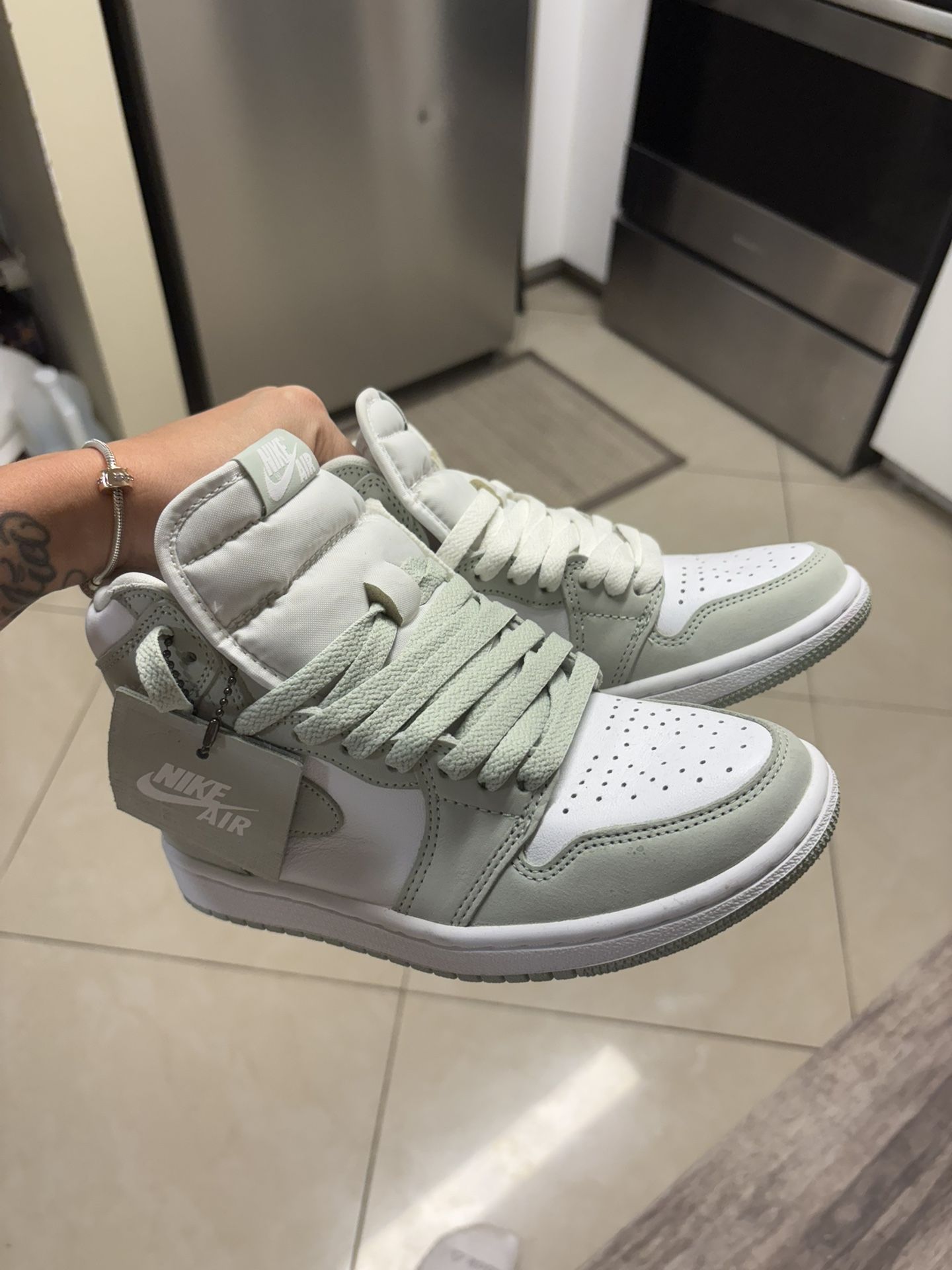 Jordan 1 Retro High OG Seafoam Sneakers 5.5