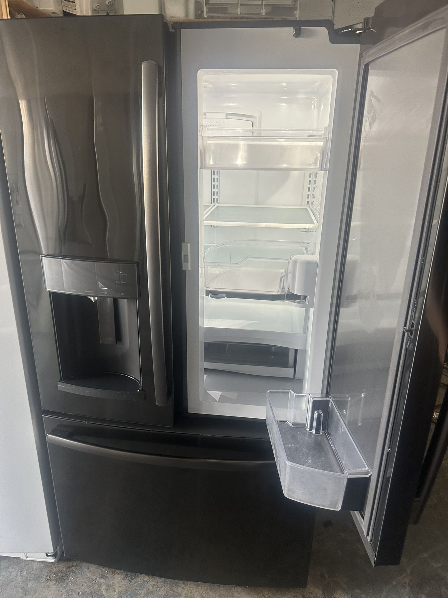 Nevera. Refrigerator GE, 36x33x69, Warranty 3 Months. Delivery Available