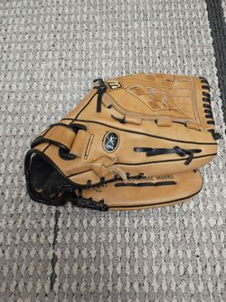 Mizuno Finch GFN 1305 13" Softball Glove
