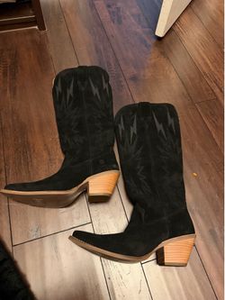 Dingo women’s cowboy boots. New never worn.  No box. Size 9.  $50