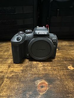Canon EOS R10