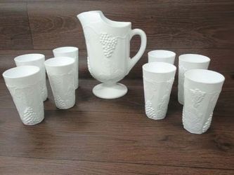 Milk glass vintage