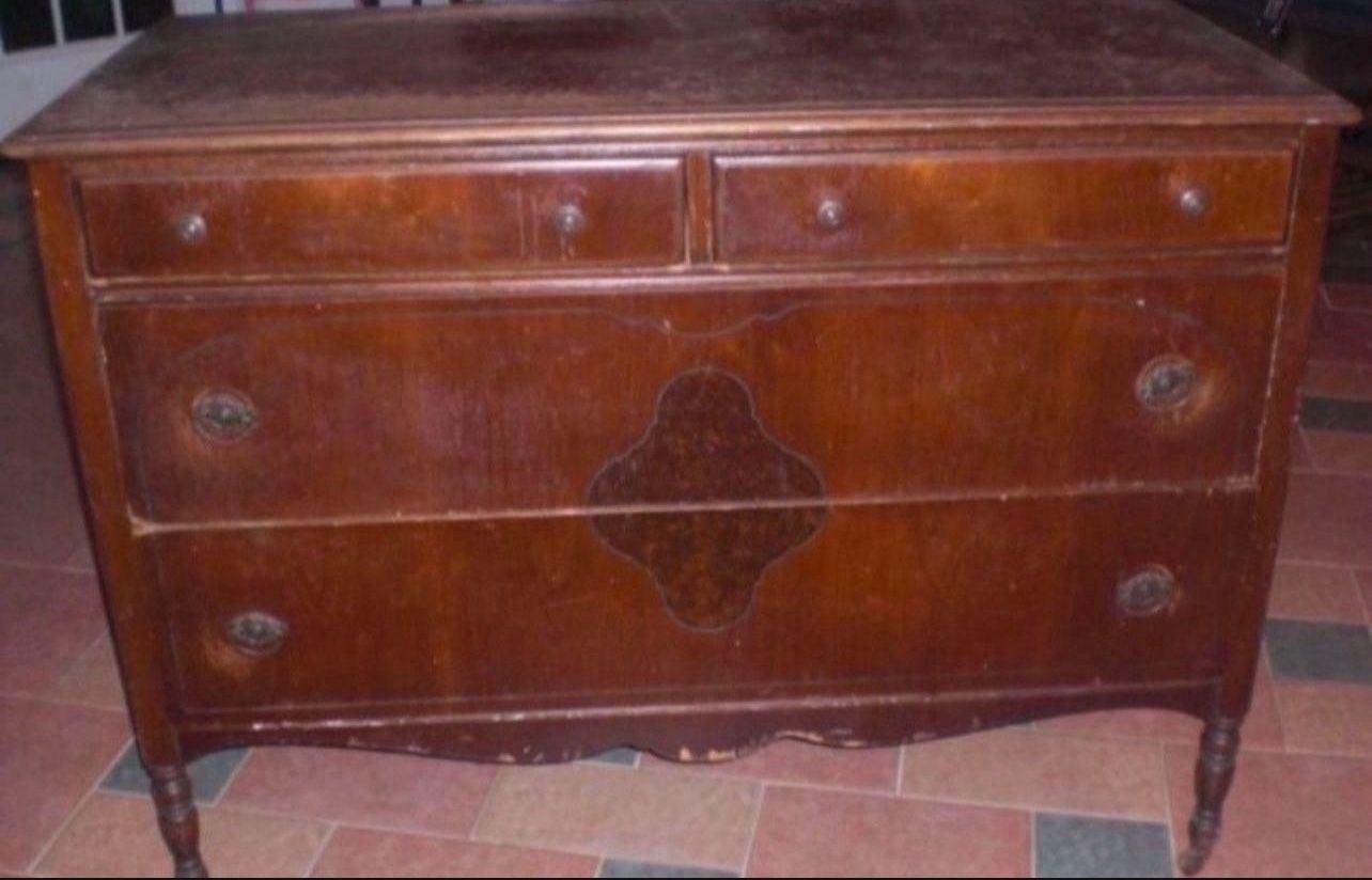 Beautiful Solid Cherry Wood Antique Bedroom Set