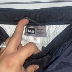 Sz Medium Woman’s Rei Rain Pants 
