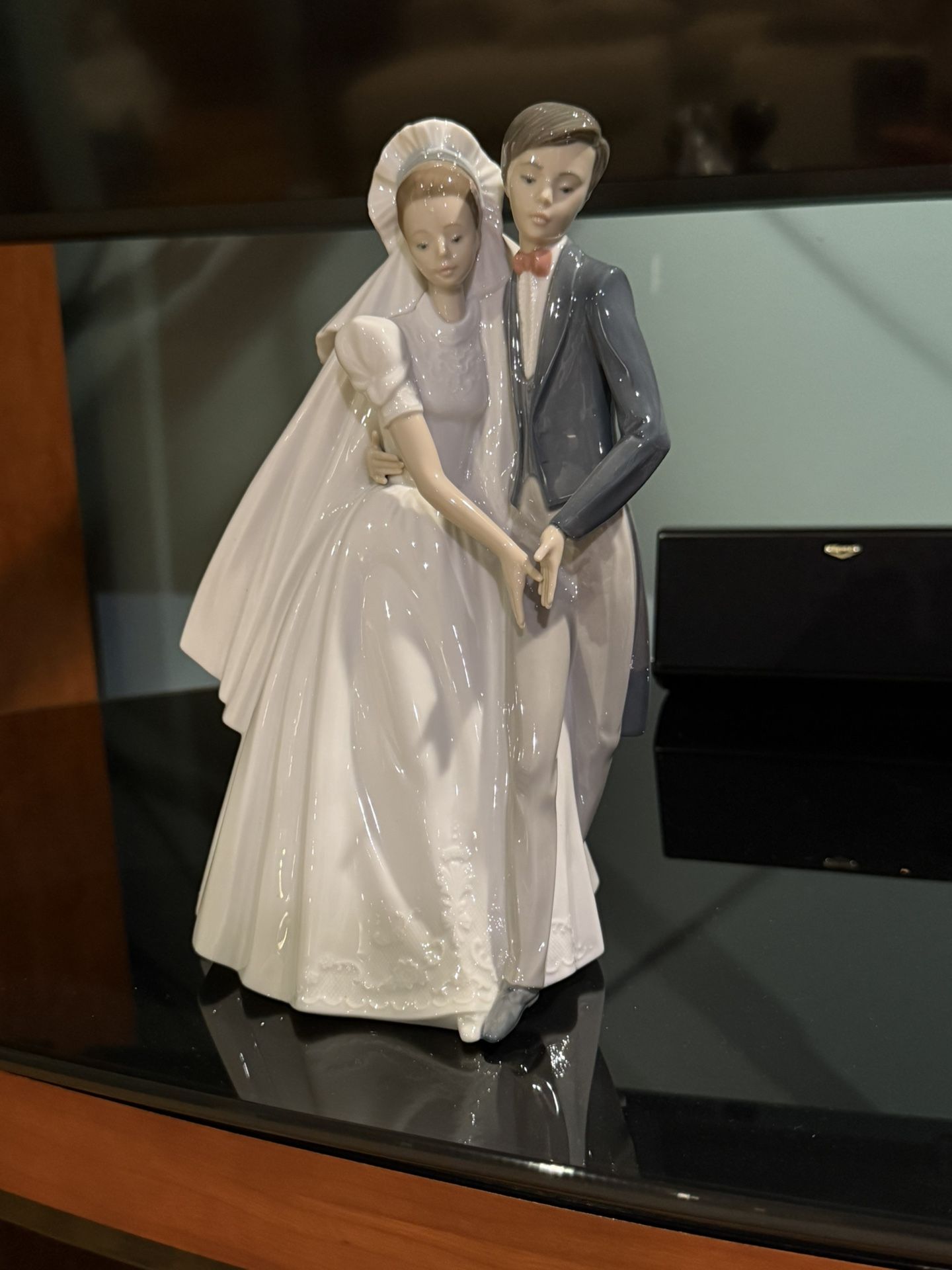 Nao by Lladro Wedding Couple