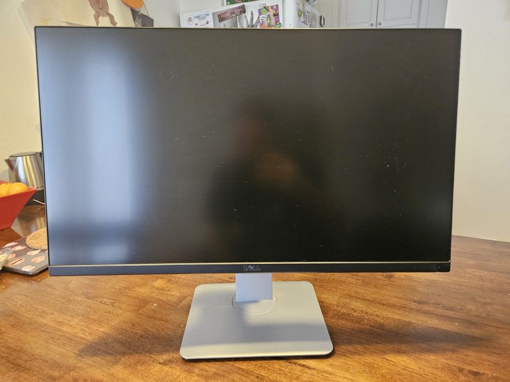 DELL 1440p QHD Gaming Monitor IPS with 60hz refresh rate.