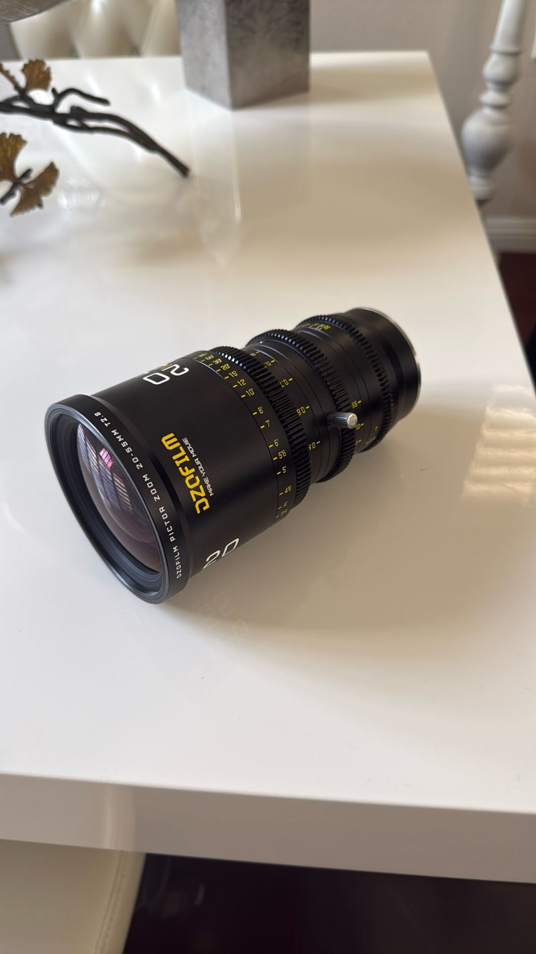 DZOFILM Pictor 20-55mm T2.8 Super35 Parfocal Cine Lens for PL Mount and Canon EF, Black