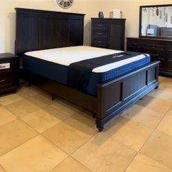 Solid Dark Wood Bedroom Set/// Same Day Delivery//  No Money Down, 0 Interest Payment Option Available