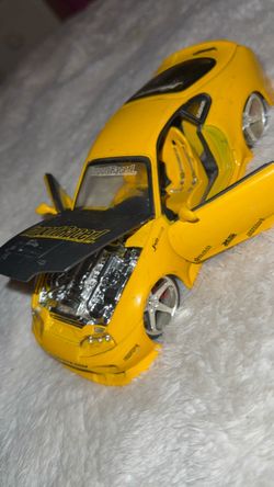 Collectible toy sports car