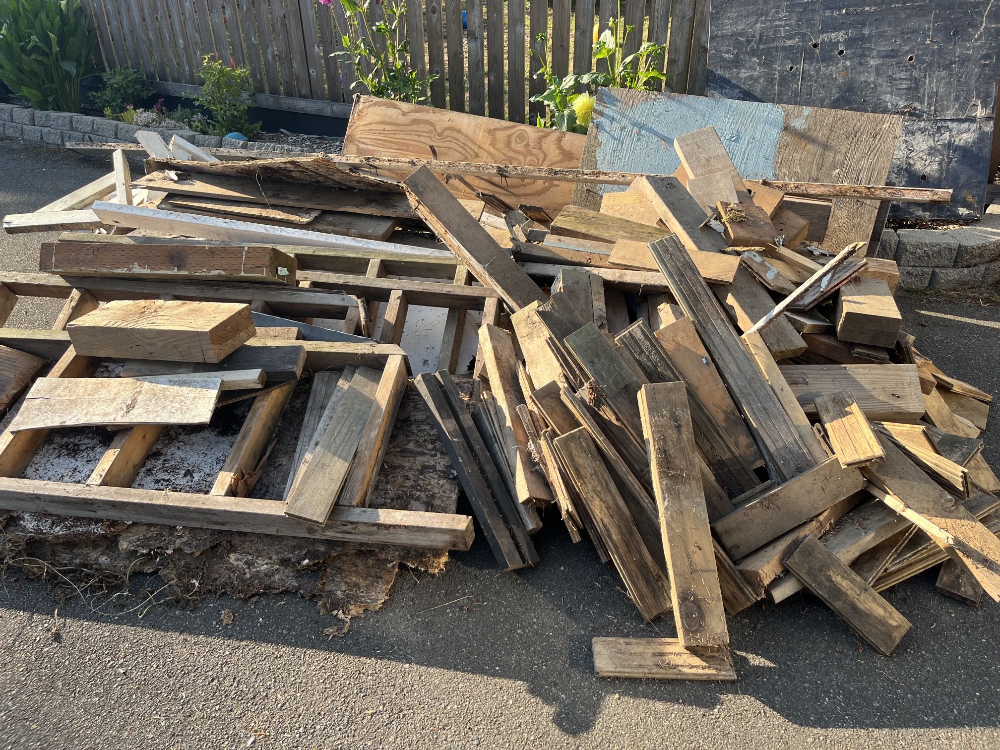 Free Scrap Wood / Firewood / Kindling