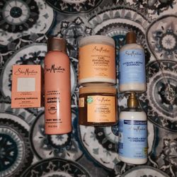 Shea moisture bundle: shampoo, Conditioner, bodywash, soap, gel and curl smoothie 
