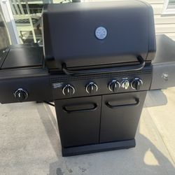 MM 5 Burner Gas Grill 