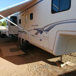 2001 36ft Travel Supreem. 3 Slides