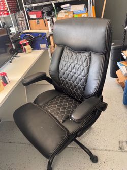Black Leather Executive Office Chair or gaming chairs take pick!