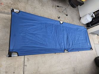 CAMPING COT USED 1 TIME BED COT BENCH CAMPING BEACH COT