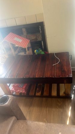 Rustic Wood Pallet Coffee Table