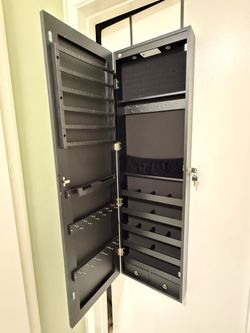 Jewelry organizer