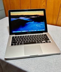 Apple MacBook Pro 13” i5/8GB/256GB SSD $140