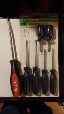 Milwaukee and Pittsburgh screw driver set