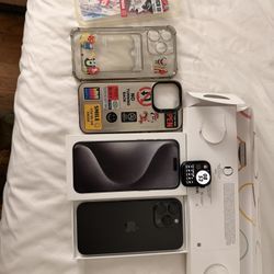 iPhone 15 Pro Max 256GB Black – Unlocked + FREE Apple Watch Series 7 (45mm) 