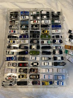 Assorted Matchbox cars