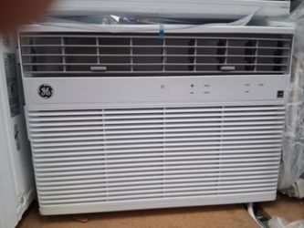 12000btu windows Ac by GE smart WiFi.  Complete Set new with warranty.