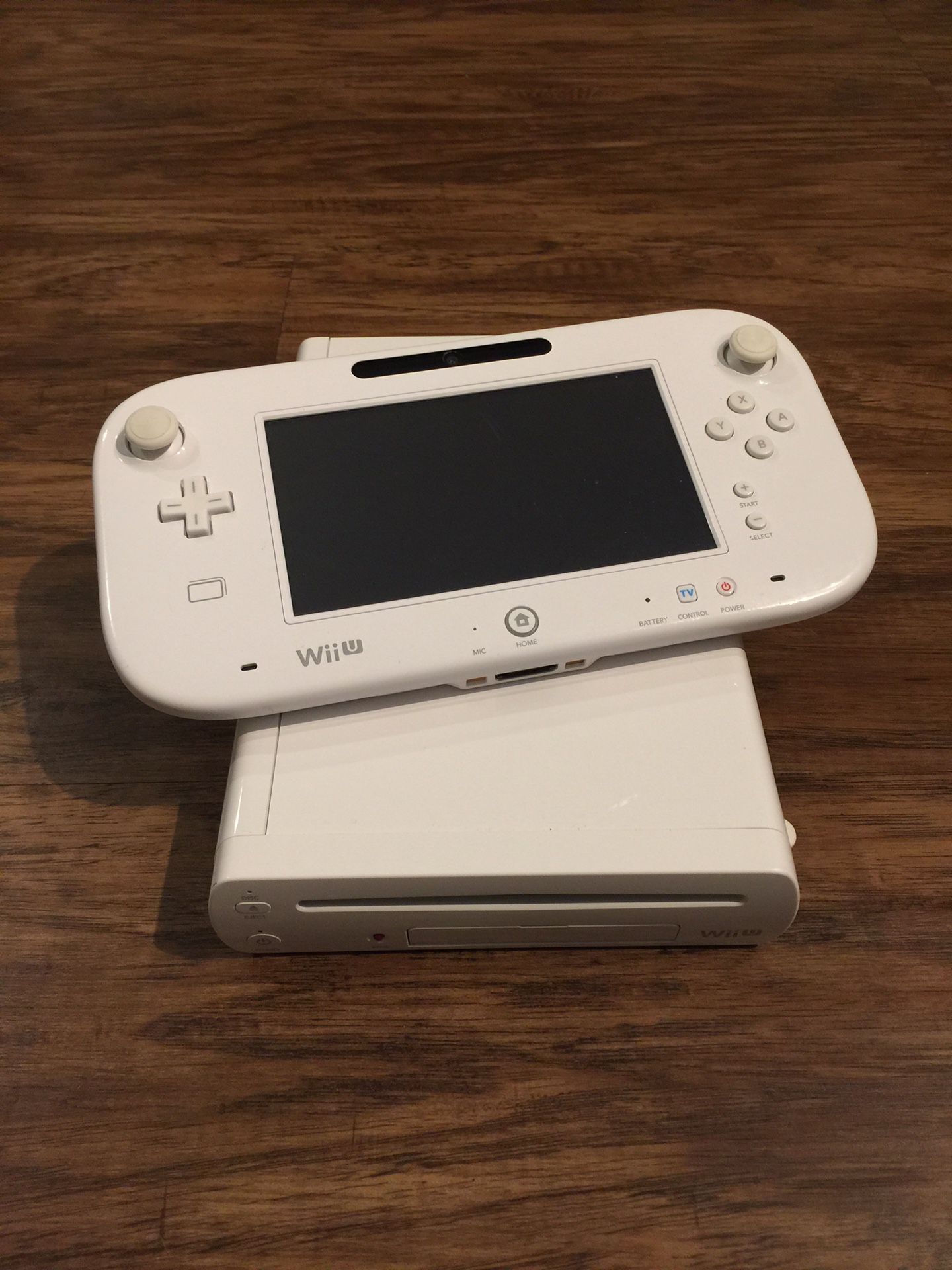 Nintendo Wii U (8 GB)