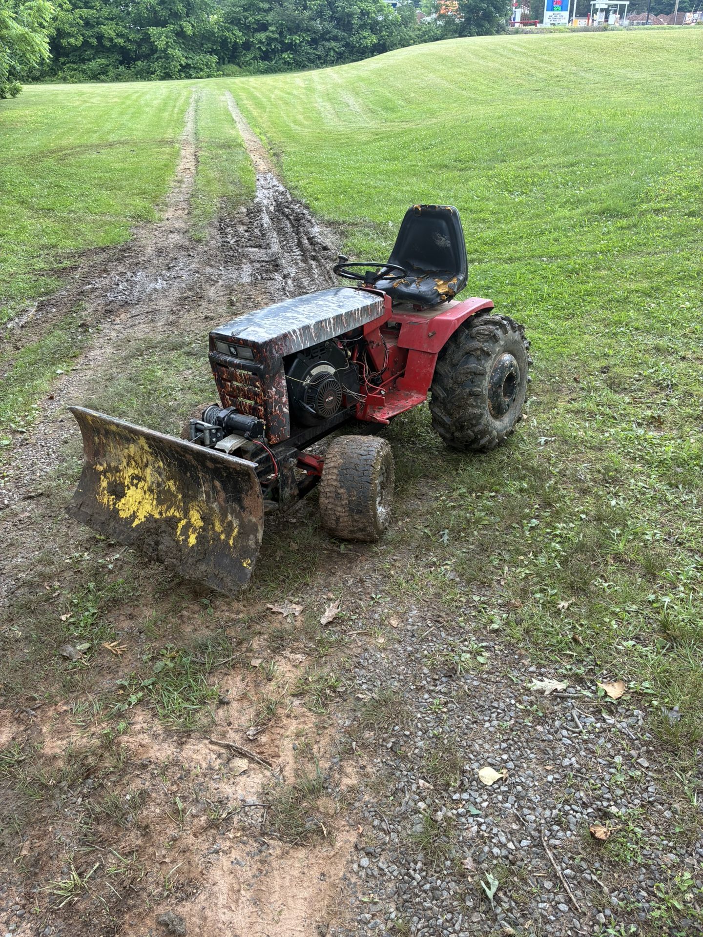 Wheelhorse Lawn Tractor