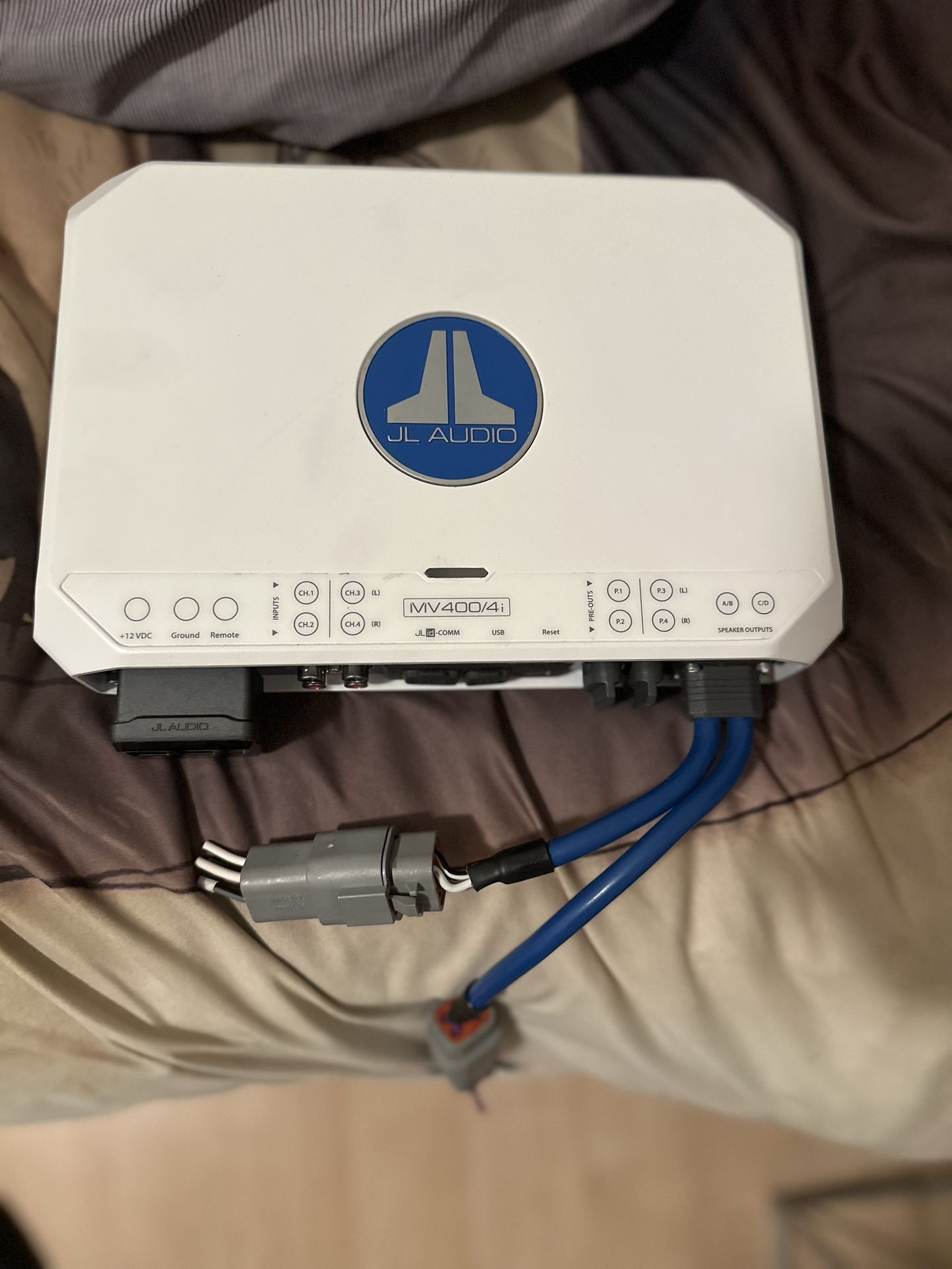 JL AMP Mv400.4. Marine Amp