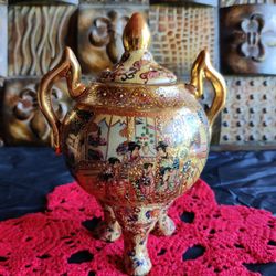 CHINESE SATSUMA 3-LEGGED URN