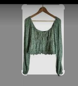 Brand New- Green hollister floral long sleeve crop top with tie front detail