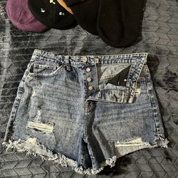 Mom Fit Denim Distressed Women’s Shorts with a Raw Hem and Button-up Closure