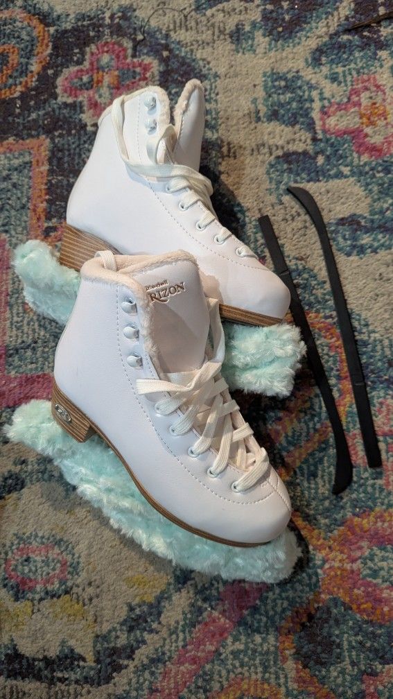 Riedell Girls Women's Ice Skates Plus Bag Size 3 Medium
