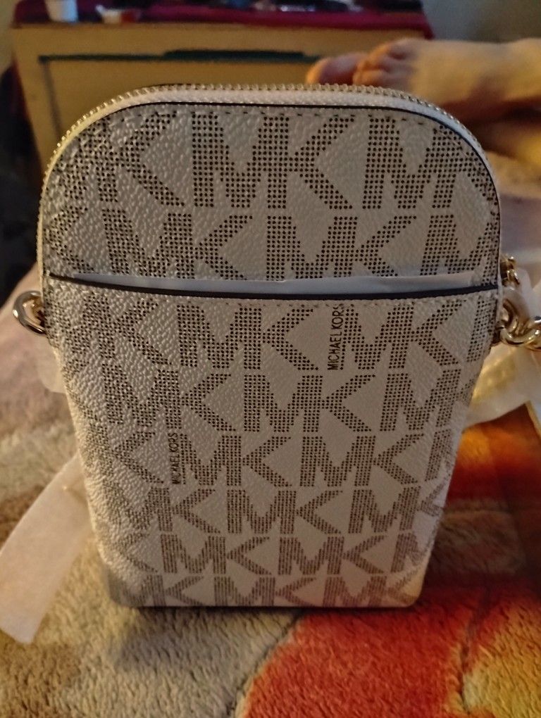 Michael Kors Pouch Purse W/ Brown &Gold Handle $120