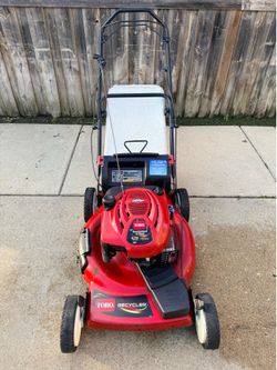 Toro 6.75 lawnmower-runs well.