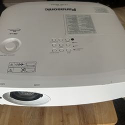 Panasonic PT-VZ580 WUXGA  Projector 