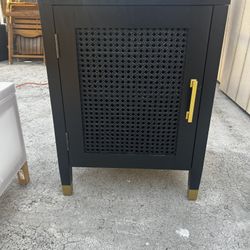 Super Cute Side Table/Storage! 